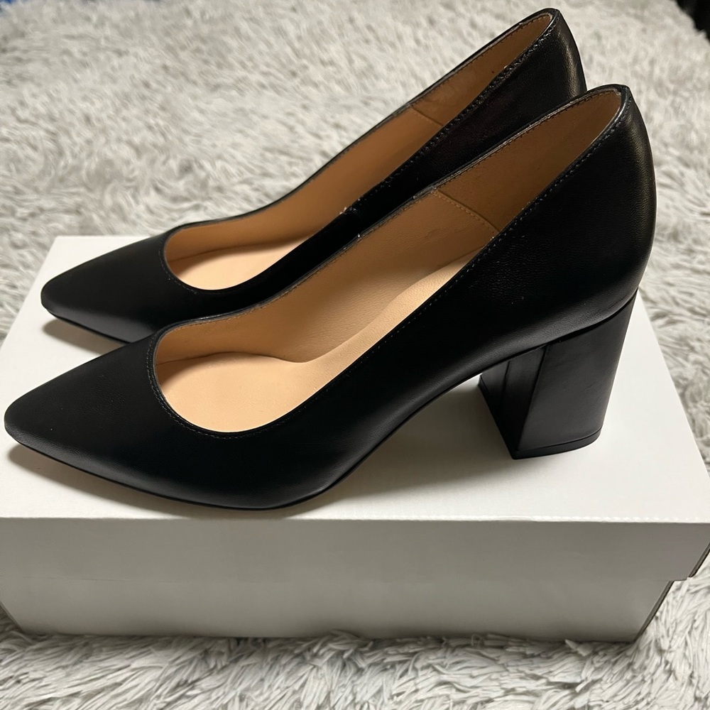 BNWT Frank & Oak Black Pumps